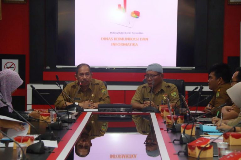 Kepala Dinas Kominfo Kota Tanjungpinang saat Rakor Validasi Data Sektoral