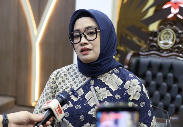 Wakil_Ketua_Komisi_IX_DPR_RI_Putih_Sari__usai_Rapat_Pleno_Badan_Legislasi__Baleg__DPR_RI__di_Gedung_20260827083258