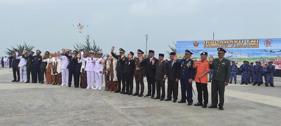 HUT ke-81 TNI di Tanjungpinang, Kas Kogabwilhan I Tekankan Pentingnya Menjaga Kepercayaan Rakyat