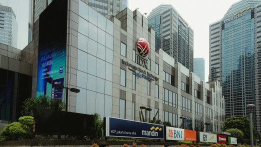 IHSG Turun 8 Persen, BEI Hentikan Sementara Perdagangan Saham